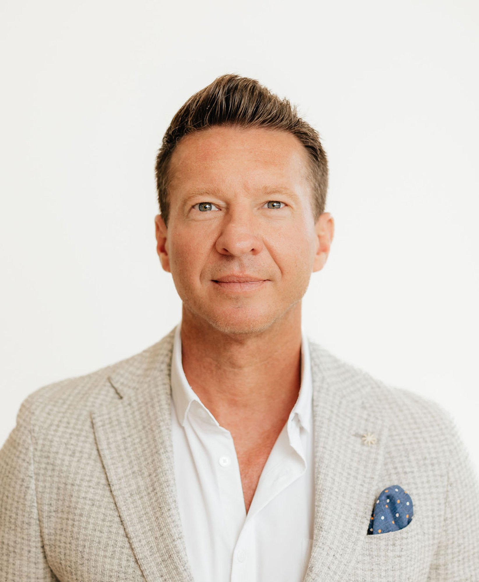 Jonathan-Garard-Grooms_TS